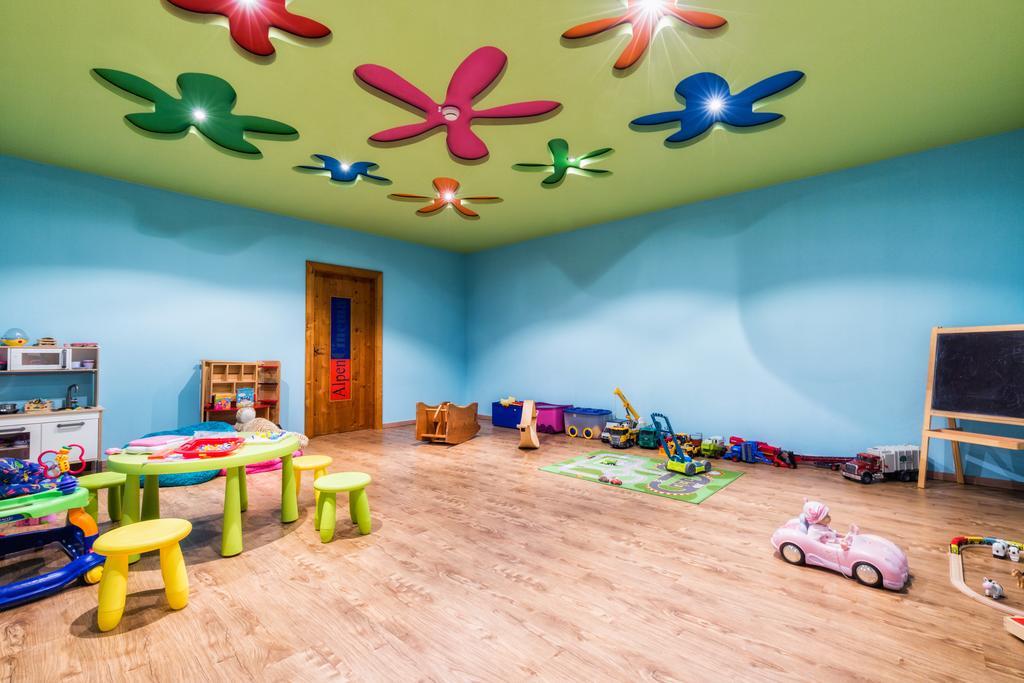Apparthotel Alpenchalet Нойкирхен-ам-Гросфенедигер Экстерьер фото