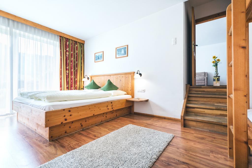 Apparthotel Alpenchalet Нойкирхен-ам-Гросфенедигер Экстерьер фото